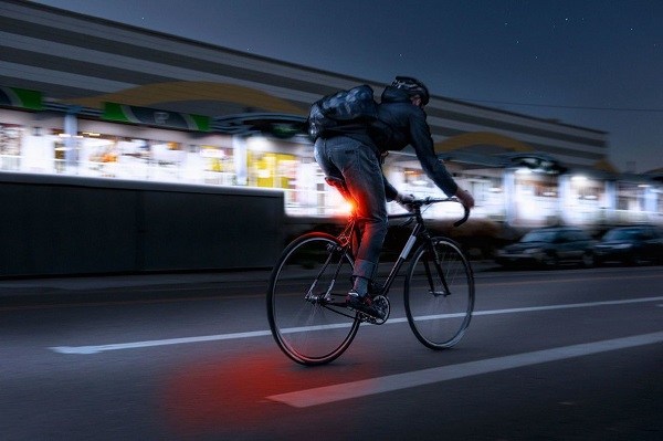 ποδηλασία τη νύχτα