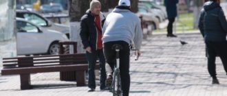 Μπορείτε να οδηγήσετε ποδήλατο σε πεζοδρόμια: Χαρακτηριστικά και απαγορεύσεις